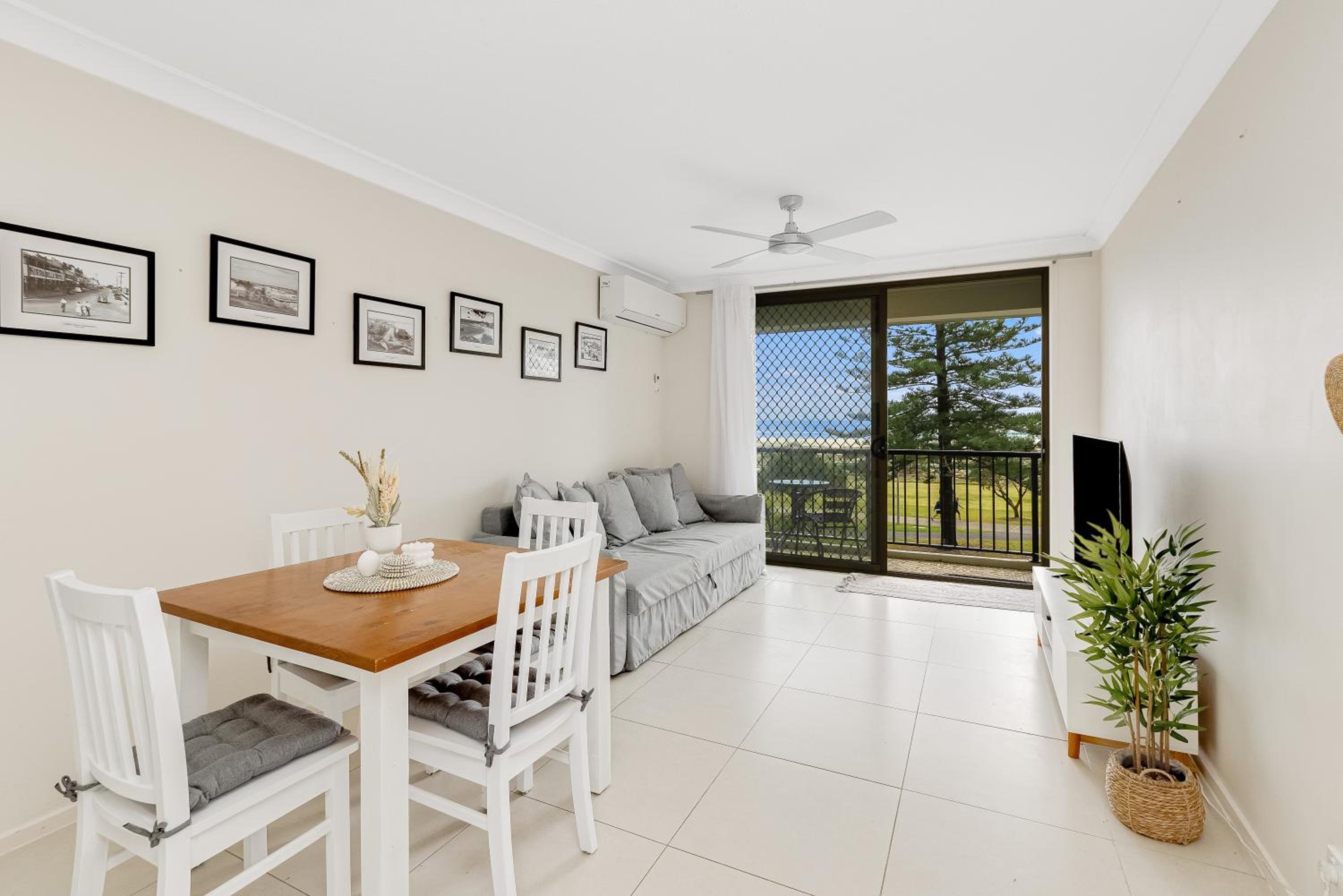 Kirra, beachfront unit, Sleeps up to 5