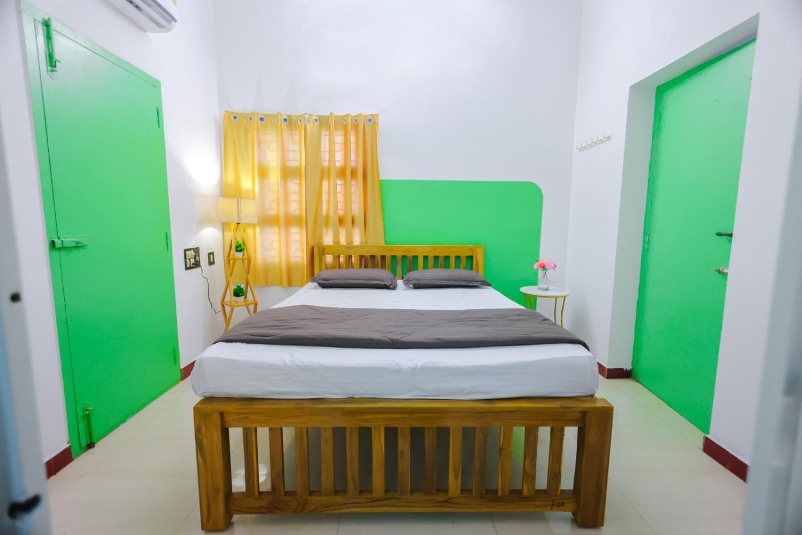 Lee Room stay
