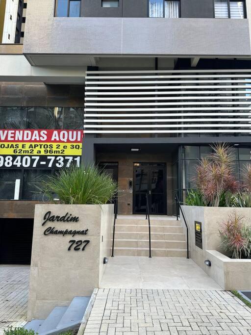 Apto NOVO 3 dormitórios no Champagnat