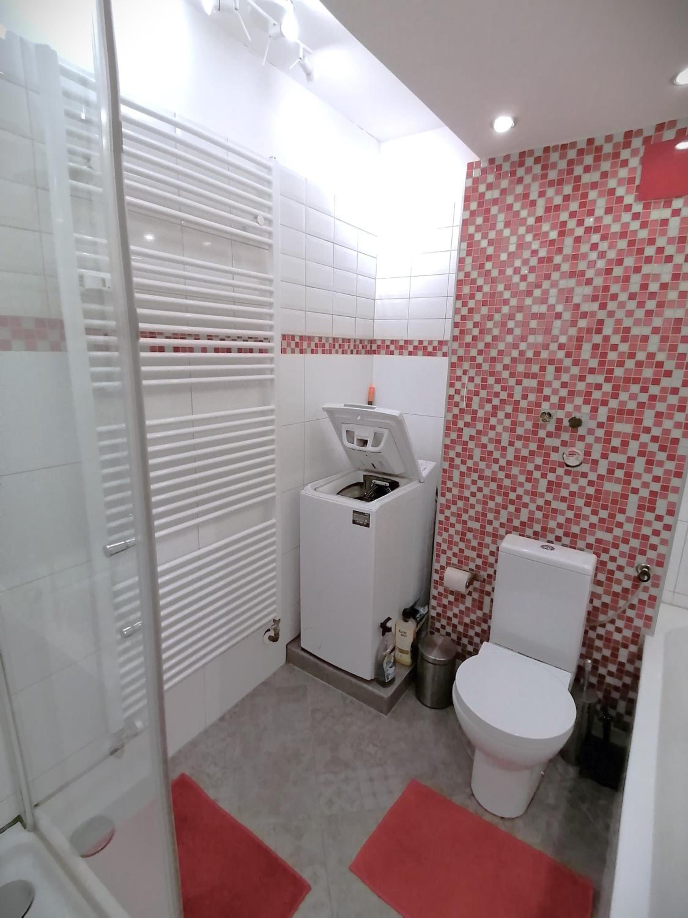 Lovely central flat with grand piano, family friendly