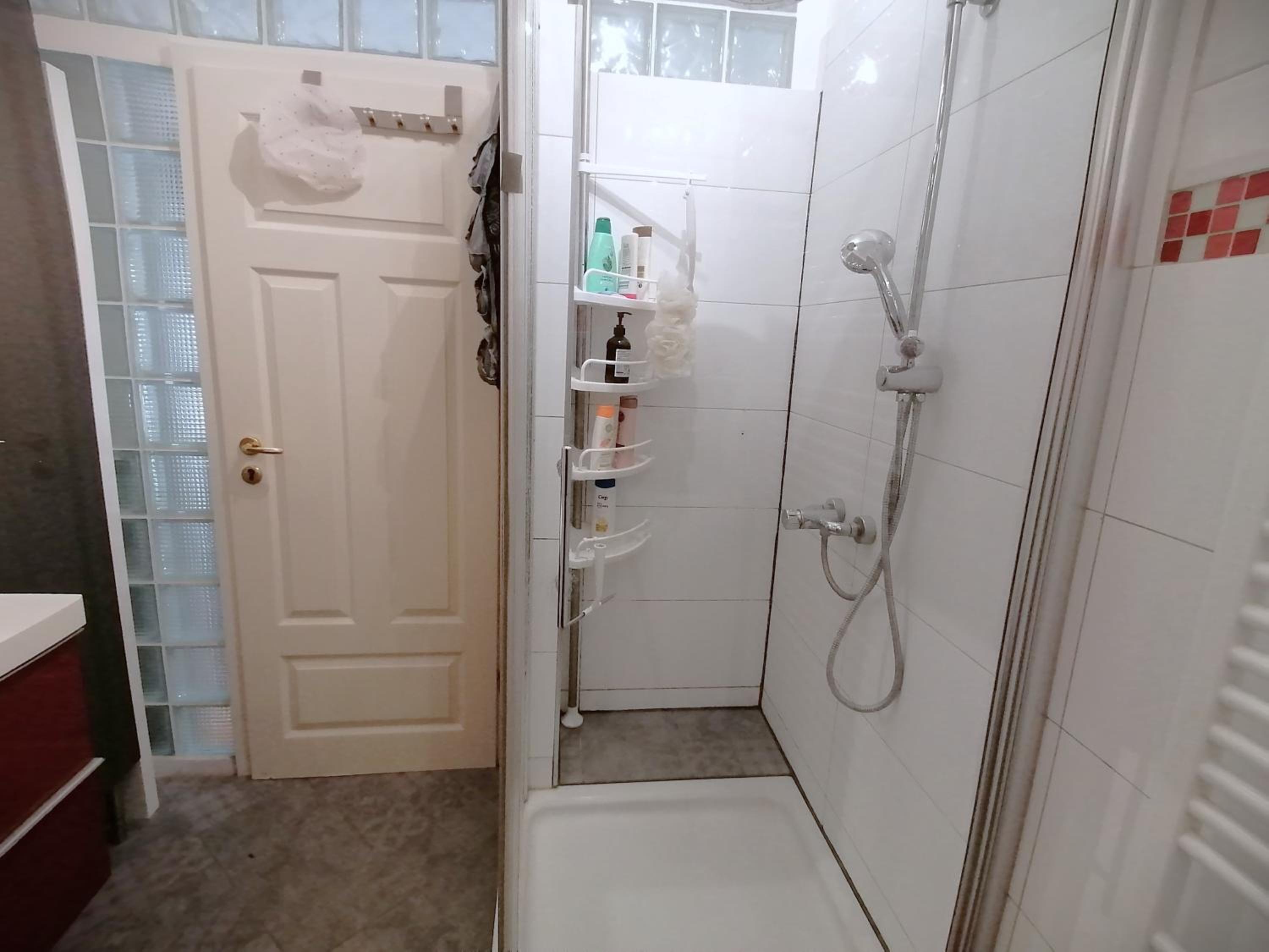 Lovely central flat with grand piano, family friendly