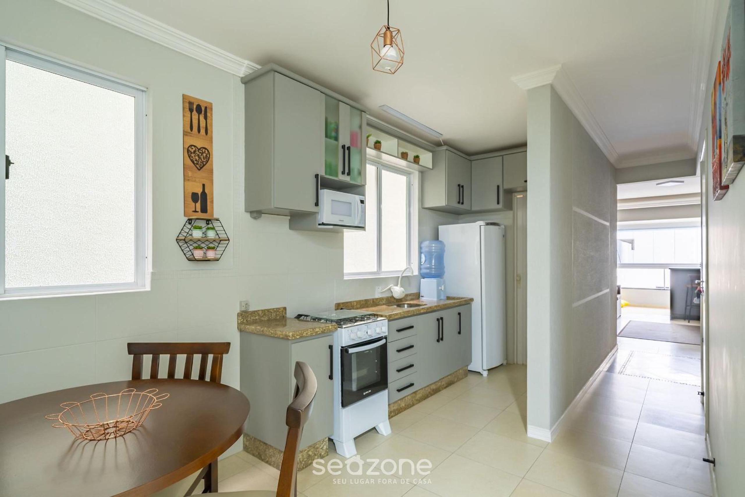 Apt 60m from sea - Meia Praia Itapema OBS0301