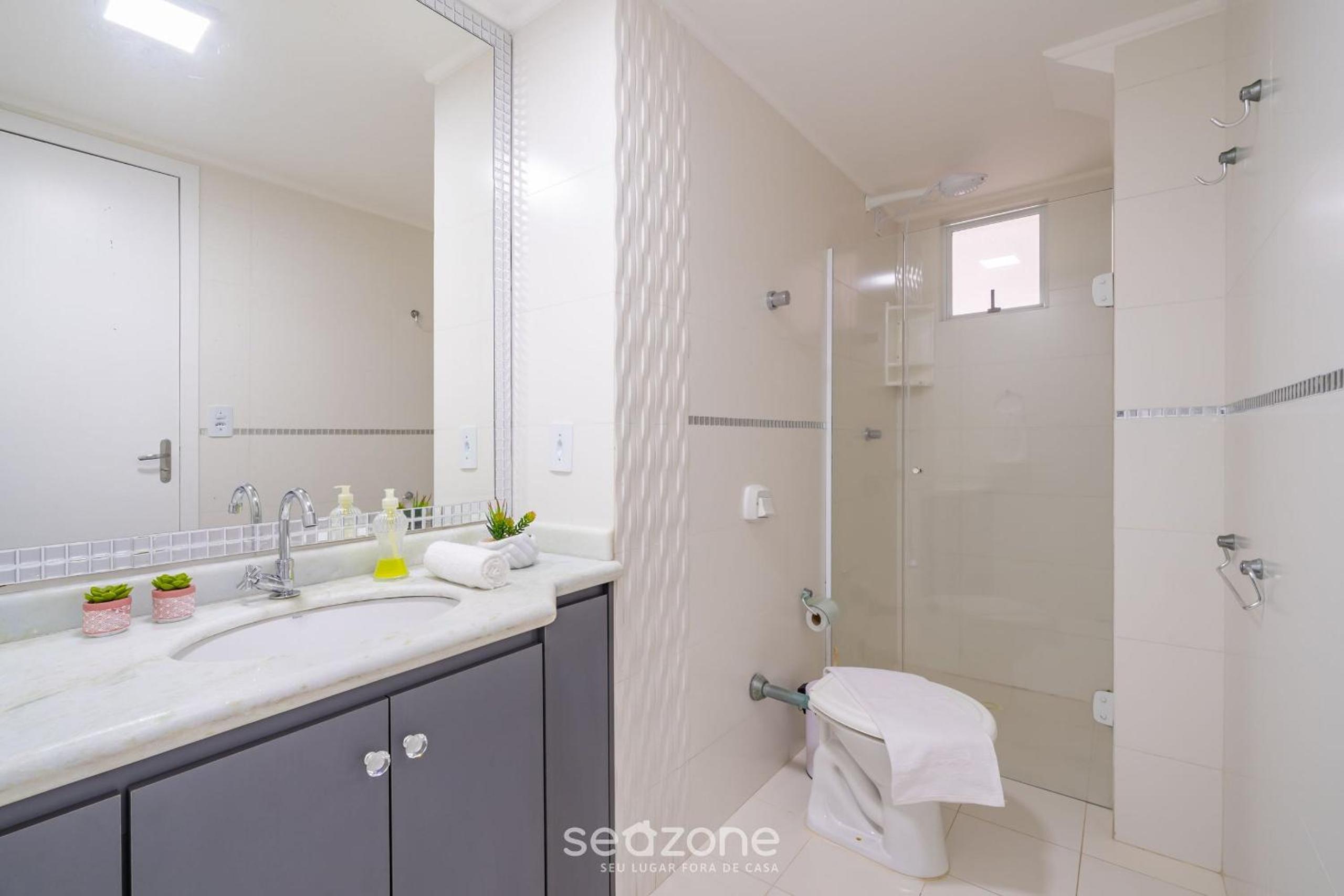 Apt 60m from sea - Meia Praia Itapema OBS0301