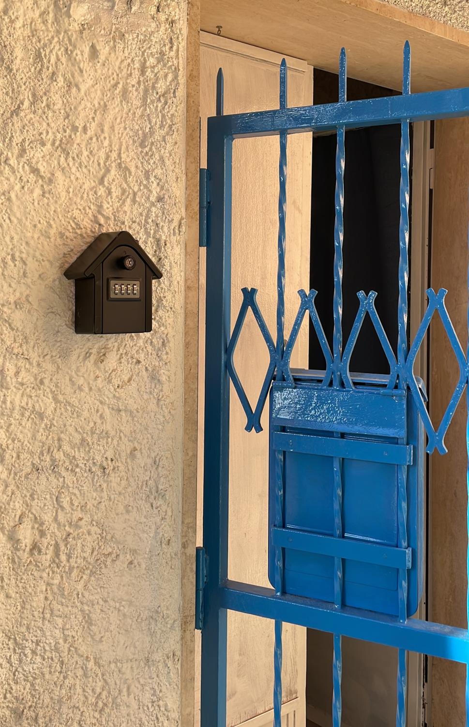 Blue Iris Home Sanremo view 4