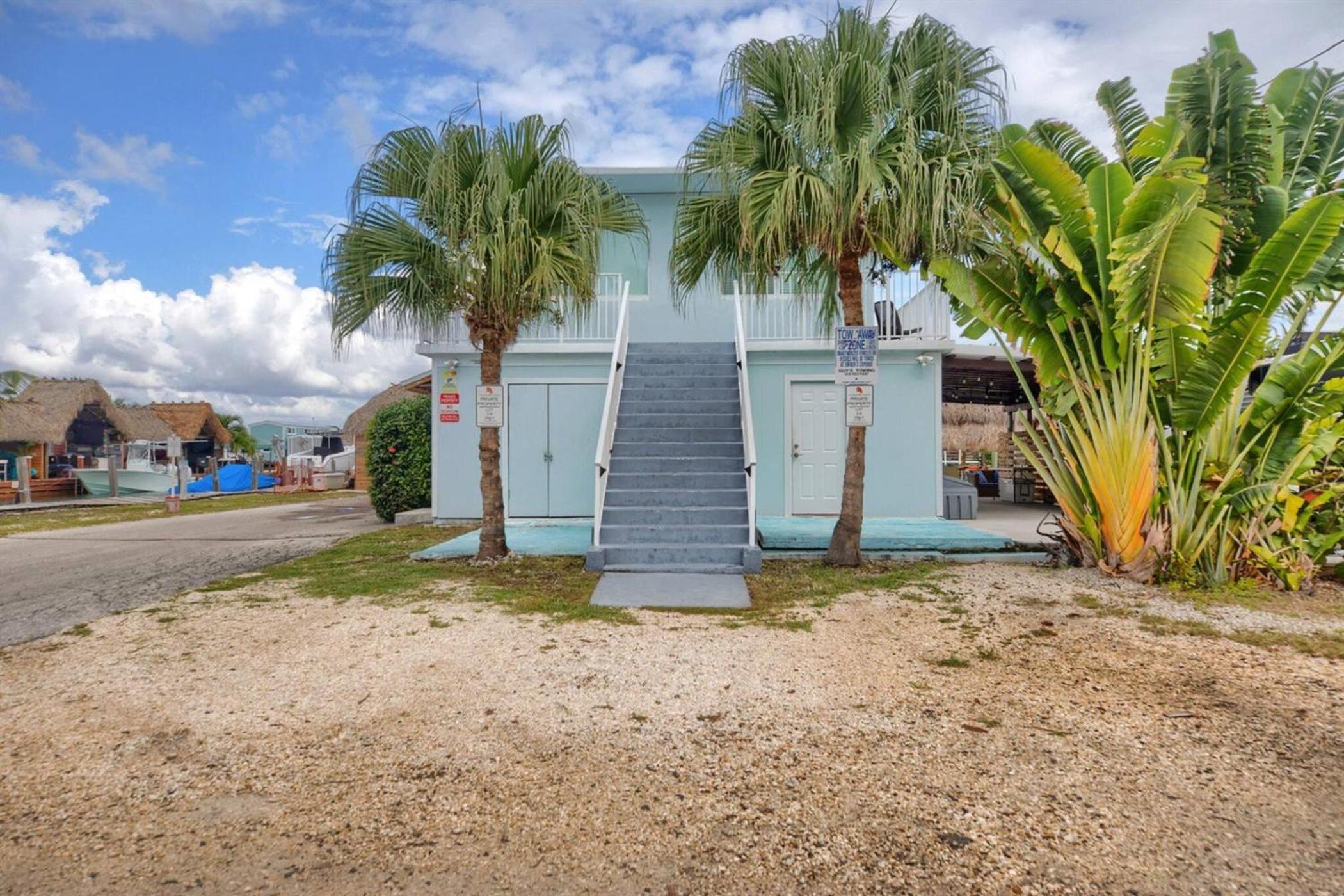 Waterfront Studio 1, Kayaks, Pool, Bay View, Wifi