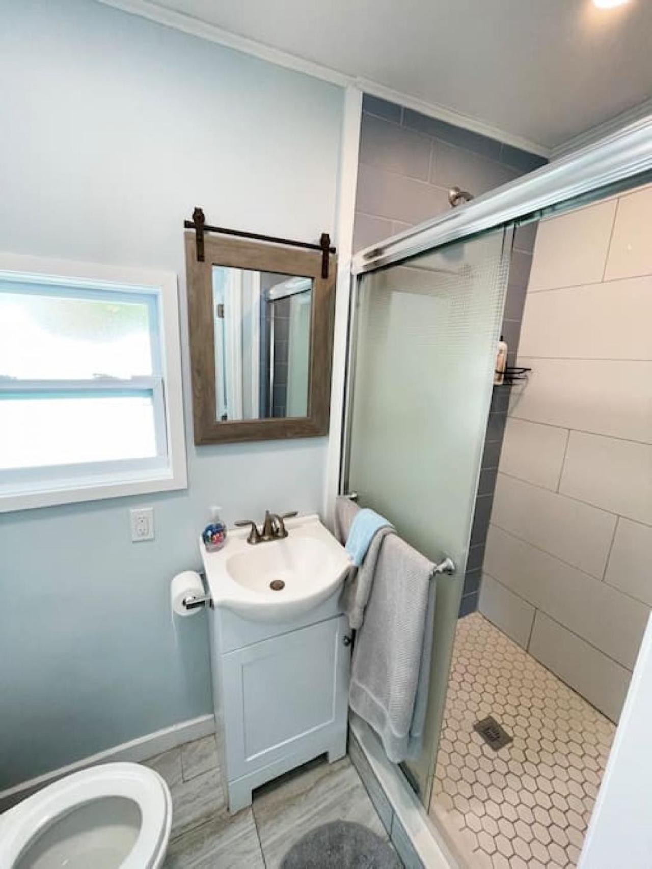Waterfront Family Compound - Free Golf Cart, Paddleboards, Heated Pool, Golden Tee 2025 Arcade Game