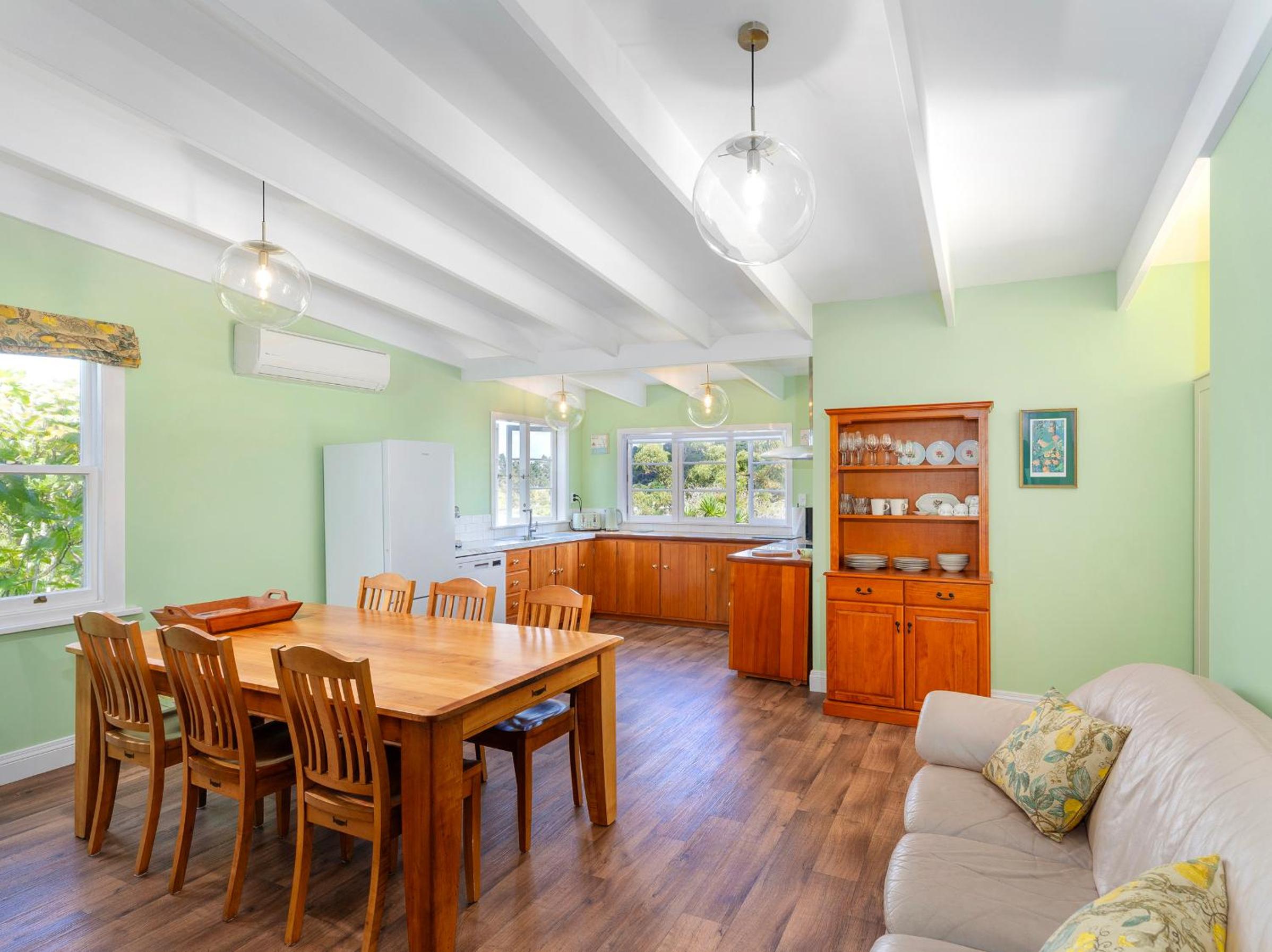 Crabapple Cottage - Coromandel Town Holiday Home view 3
