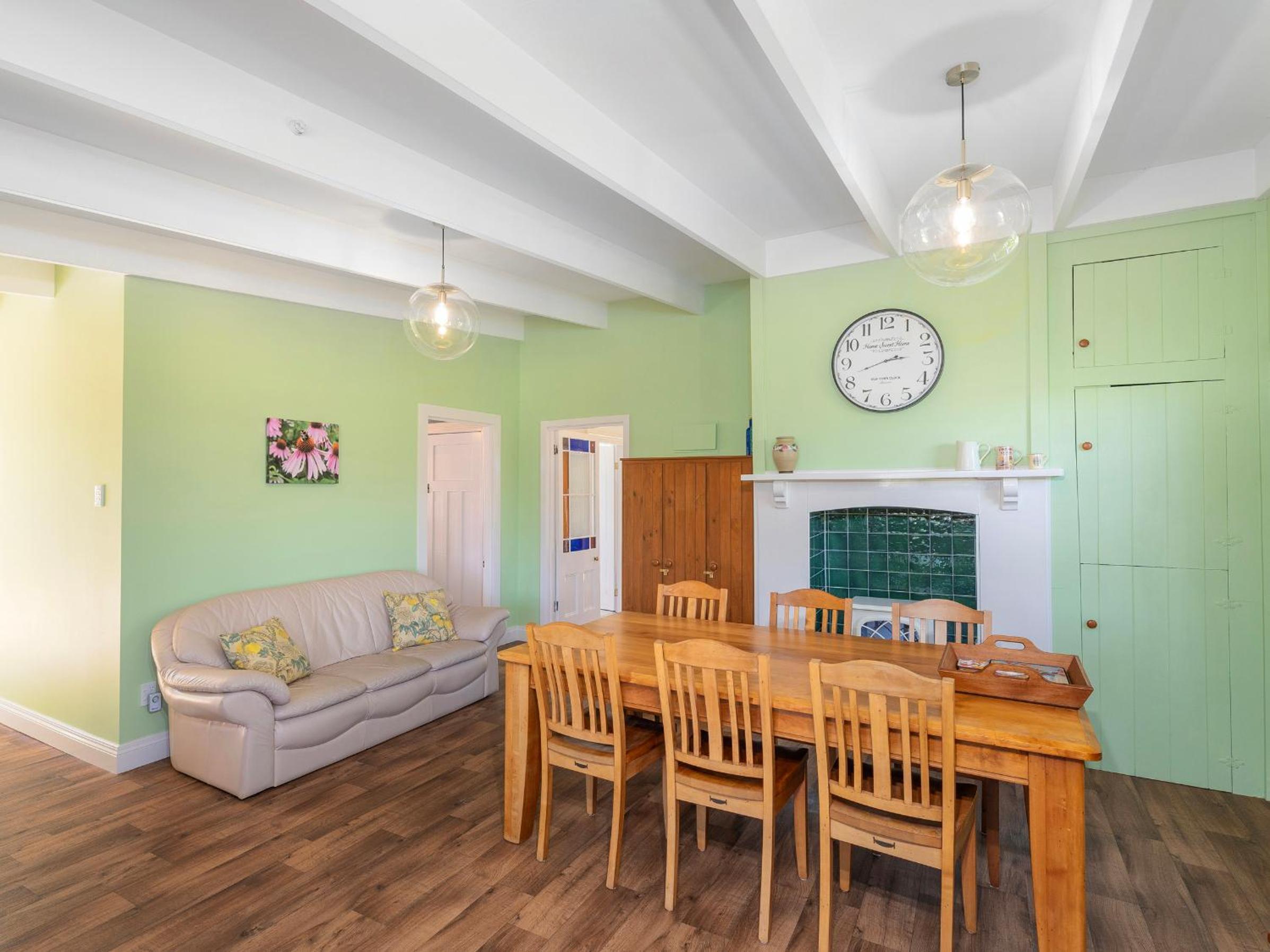 Crabapple Cottage - Coromandel Town Holiday Home view 5