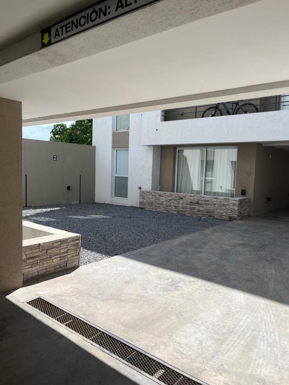 Departamento semicéntrico impecable