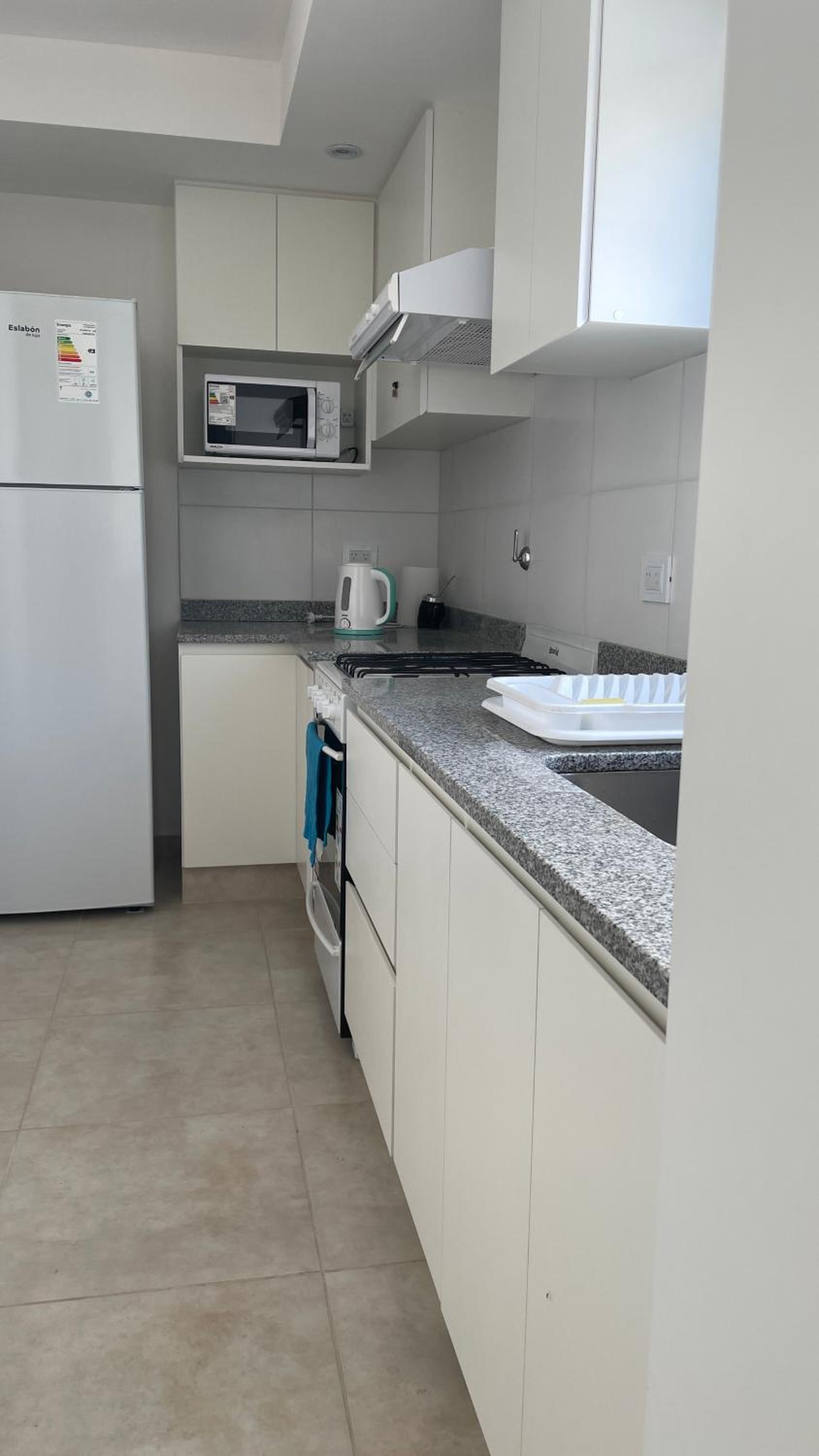 Departamento semicéntrico impecable