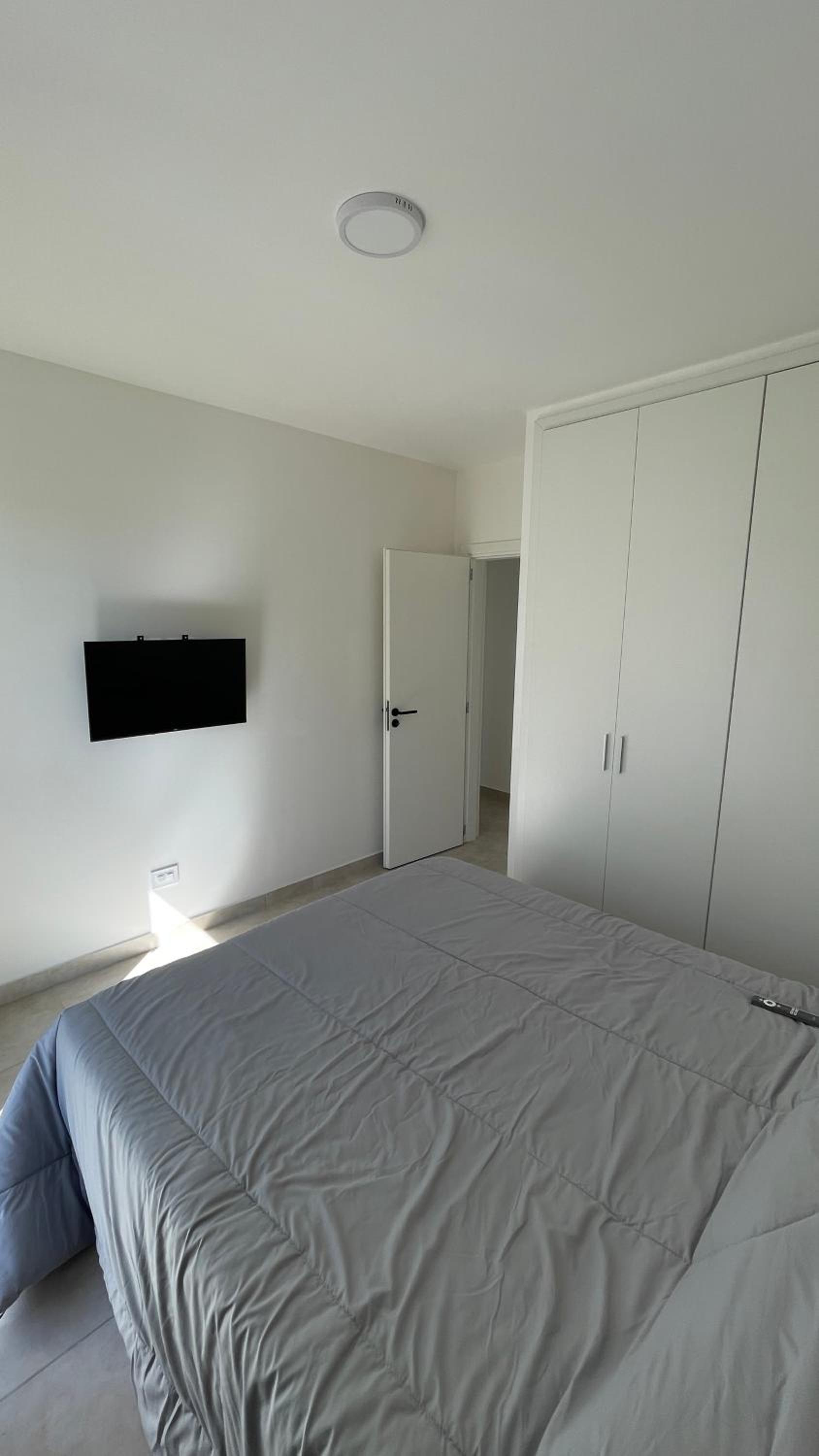 Departamento semicéntrico impecable