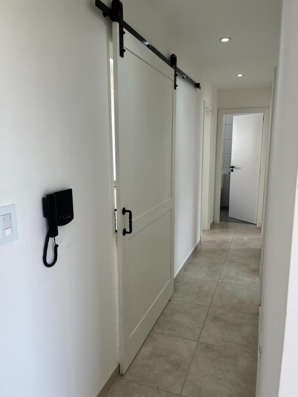 Departamento semicéntrico impecable