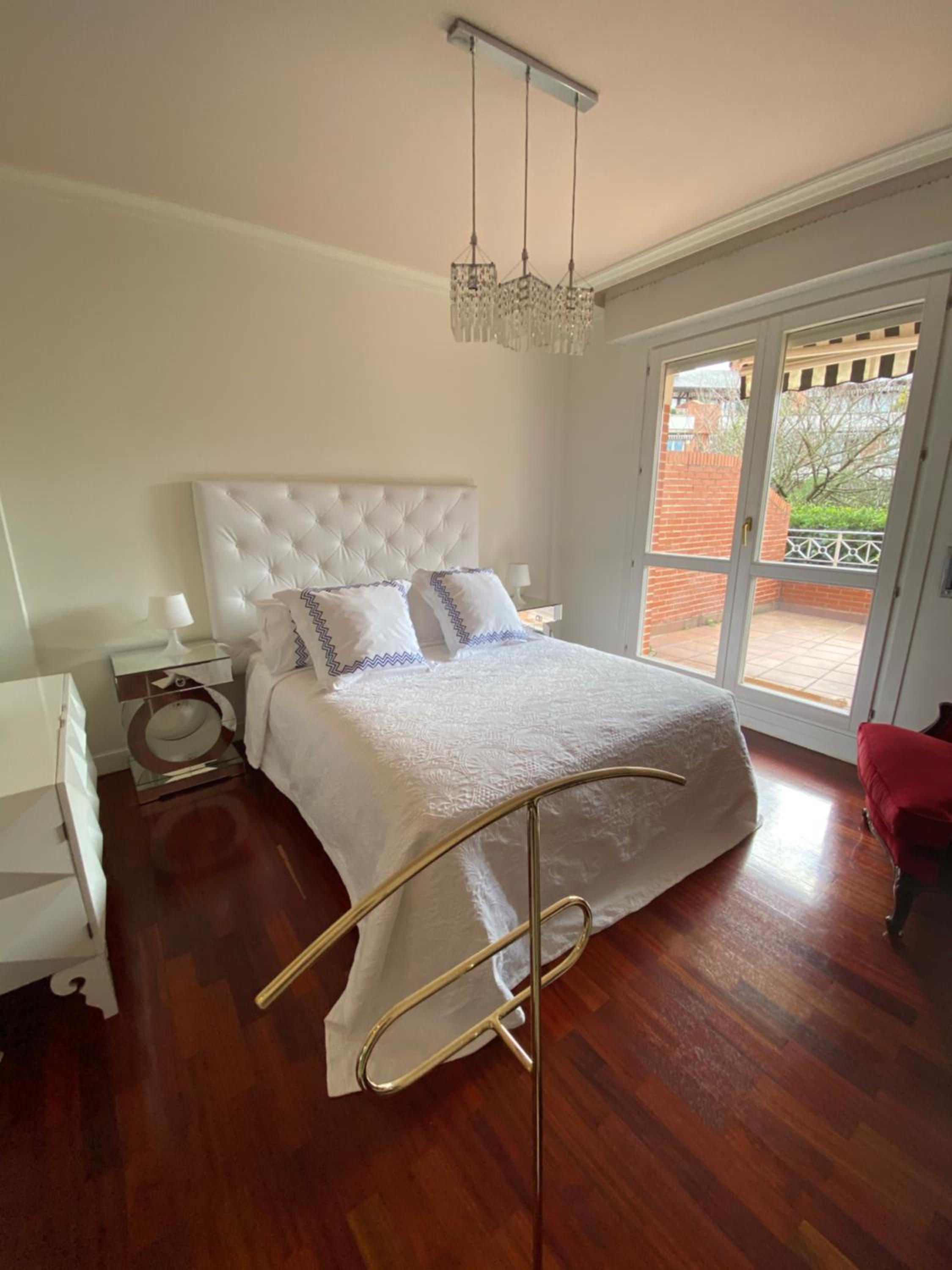 Apartamento con Jardín