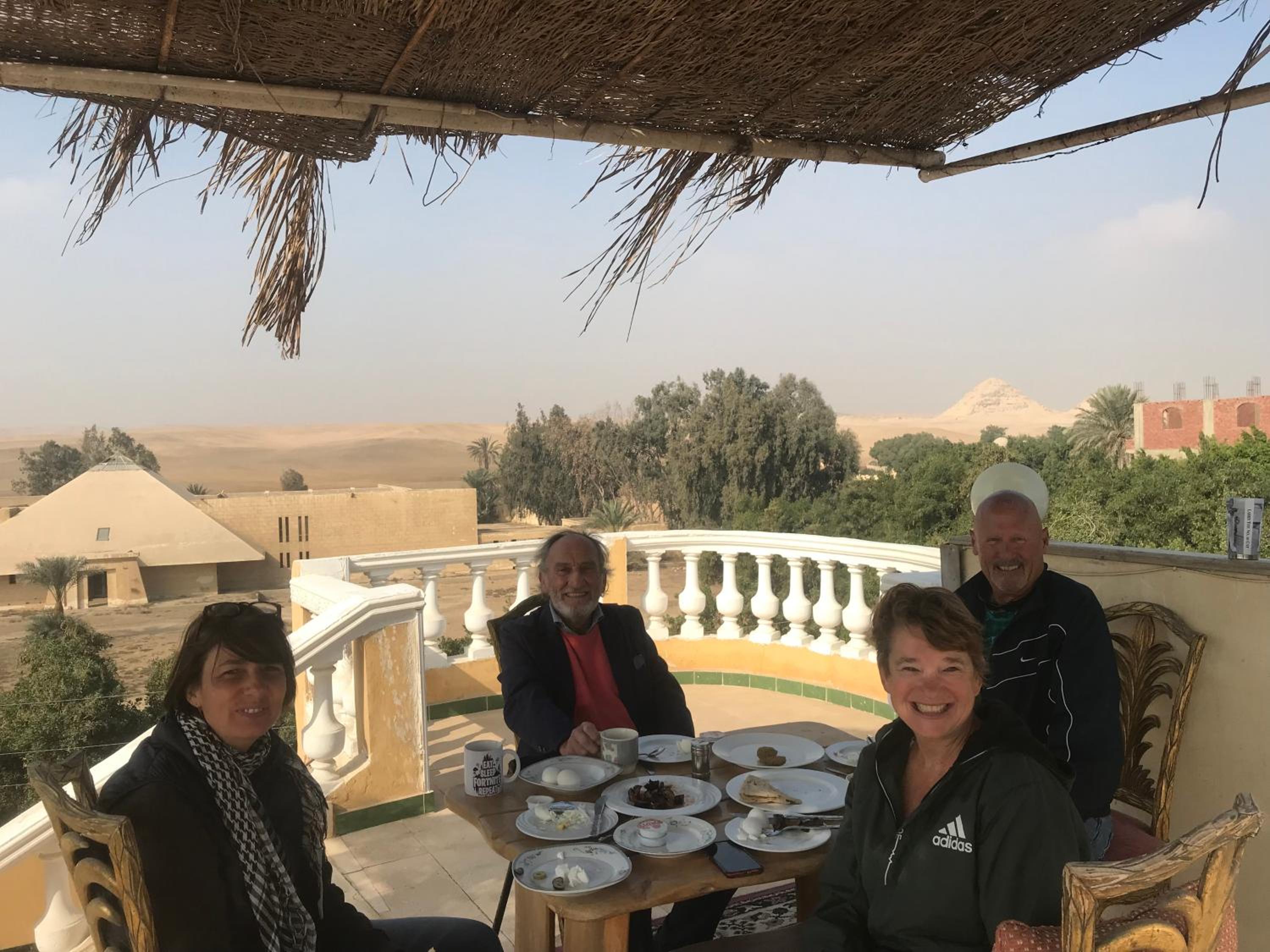 Sakkara pyramid inn hotel