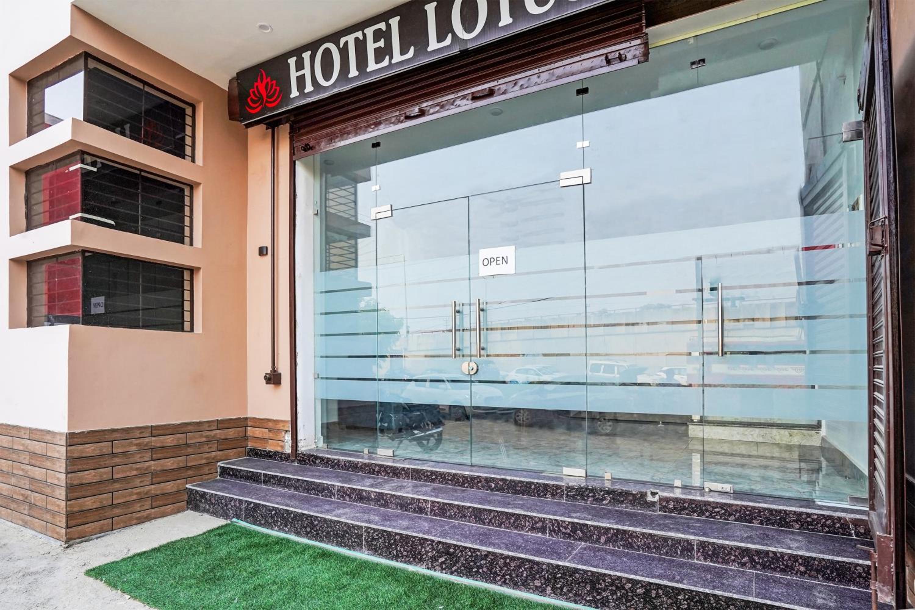 Hotel O Lotus Highway Inn view 4
