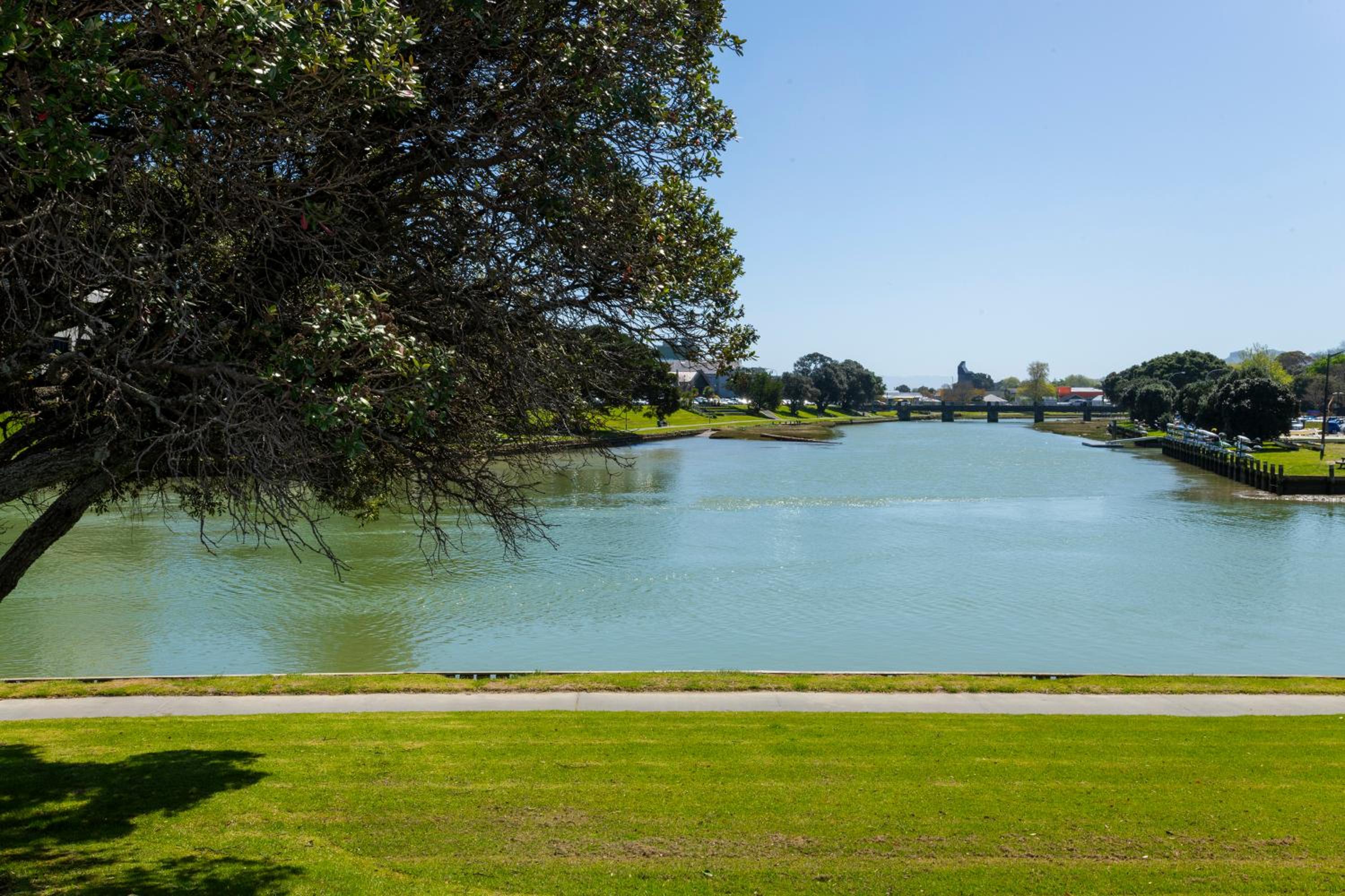 Art Deco Charm - Amazing River Views Inner City