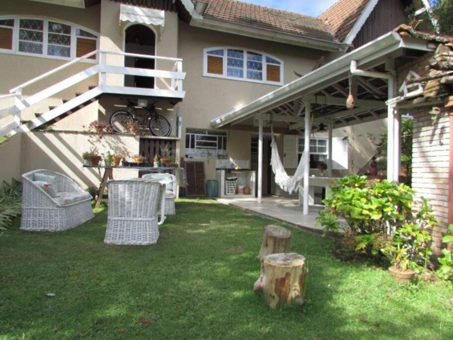 Linda casa 3 qtos com 1 suite a 1km de Capivari