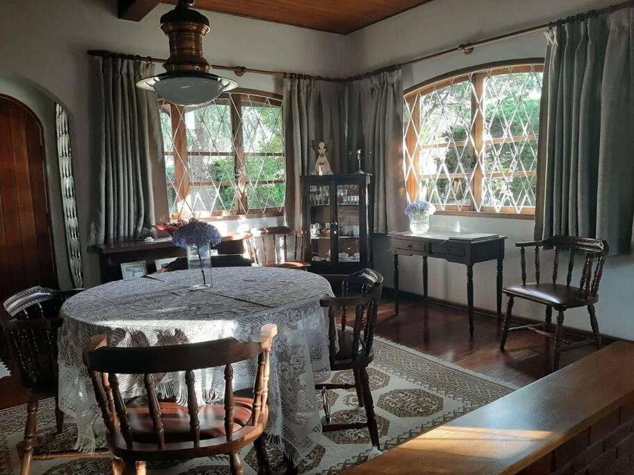 Linda casa 3 qtos com 1 suite a 1km de Capivari