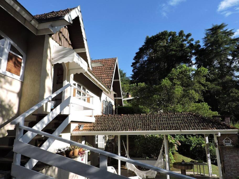 Linda casa 3 qtos com 1 suite a 1km de Capivari
