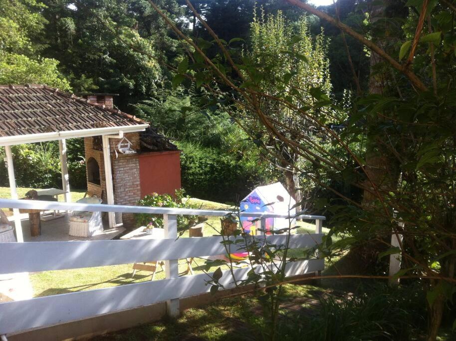 Linda casa 3 qtos com 1 suite a 1km de Capivari