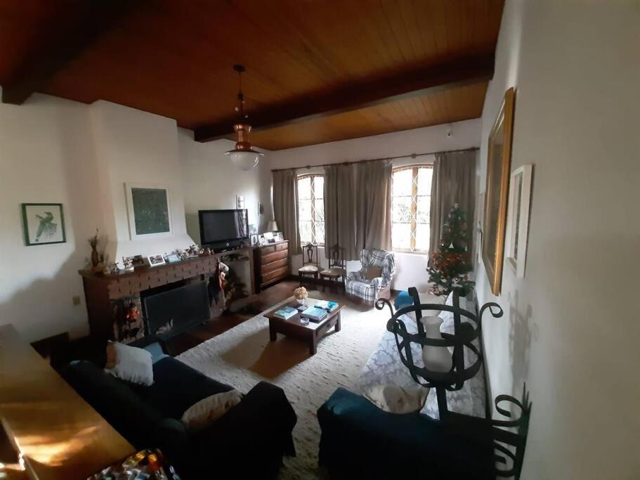 Linda casa 3 qtos com 1 suite a 1km de Capivari