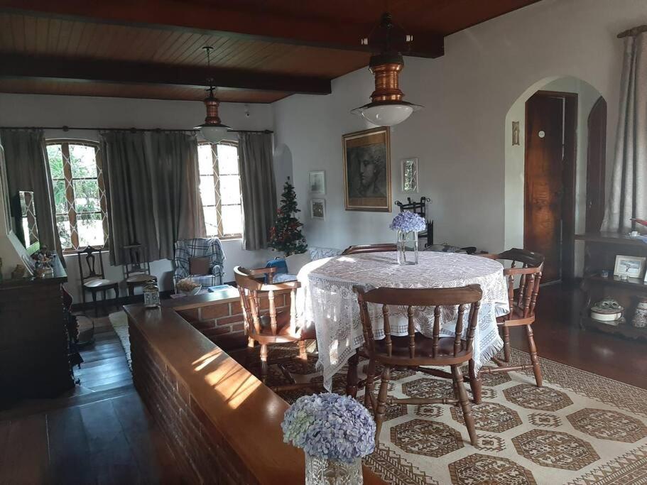 Linda casa 3 qtos com 1 suite a 1km de Capivari