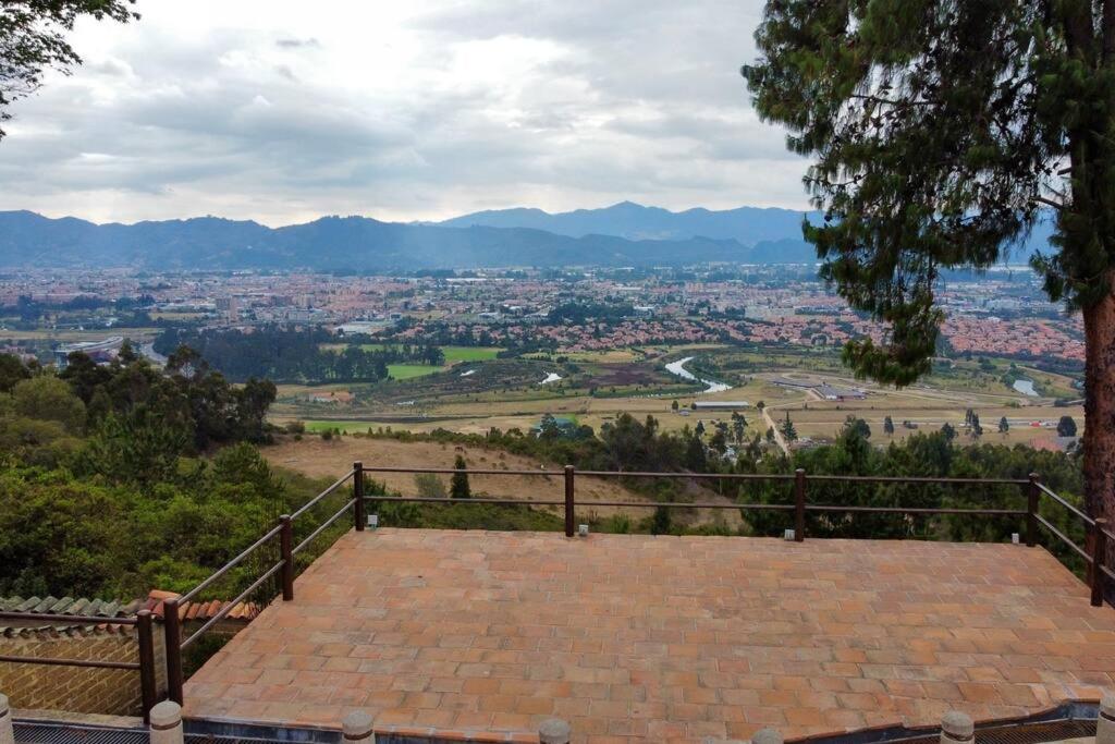 Mansión de Yerbabuena Retiro en la Montaña