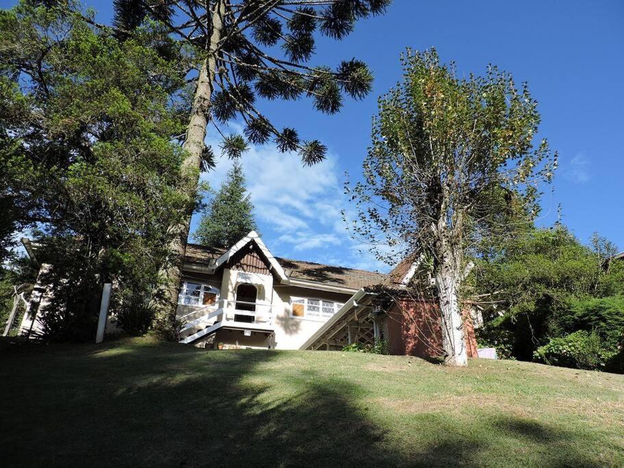 Linda casa 3 qtos com 1 suite a 1km de Capivari