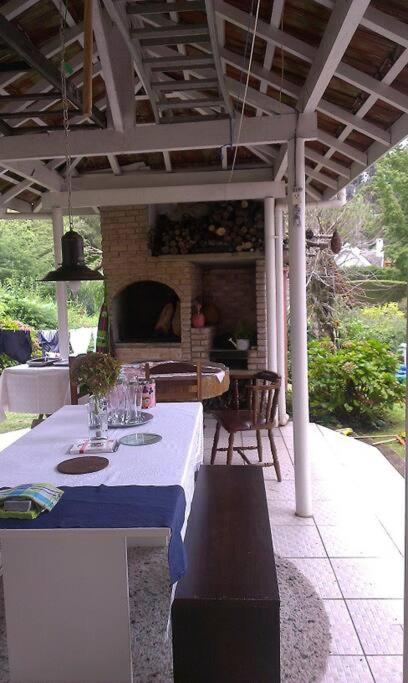 Linda casa 3 qtos com 1 suite a 1km de Capivari