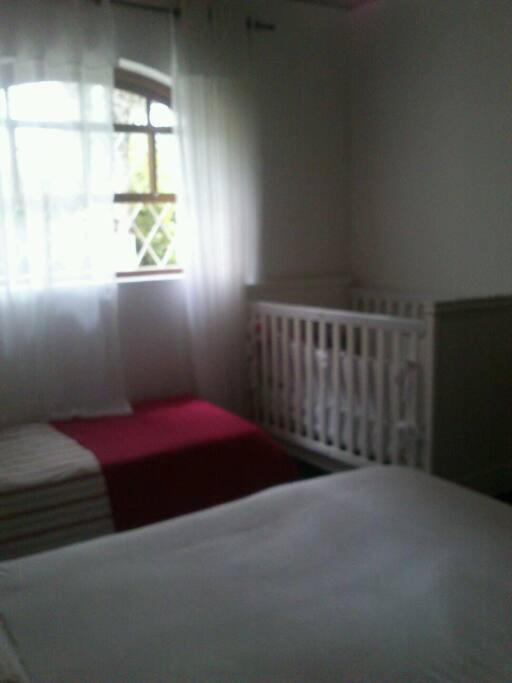 Linda casa 3 qtos com 1 suite a 1km de Capivari
