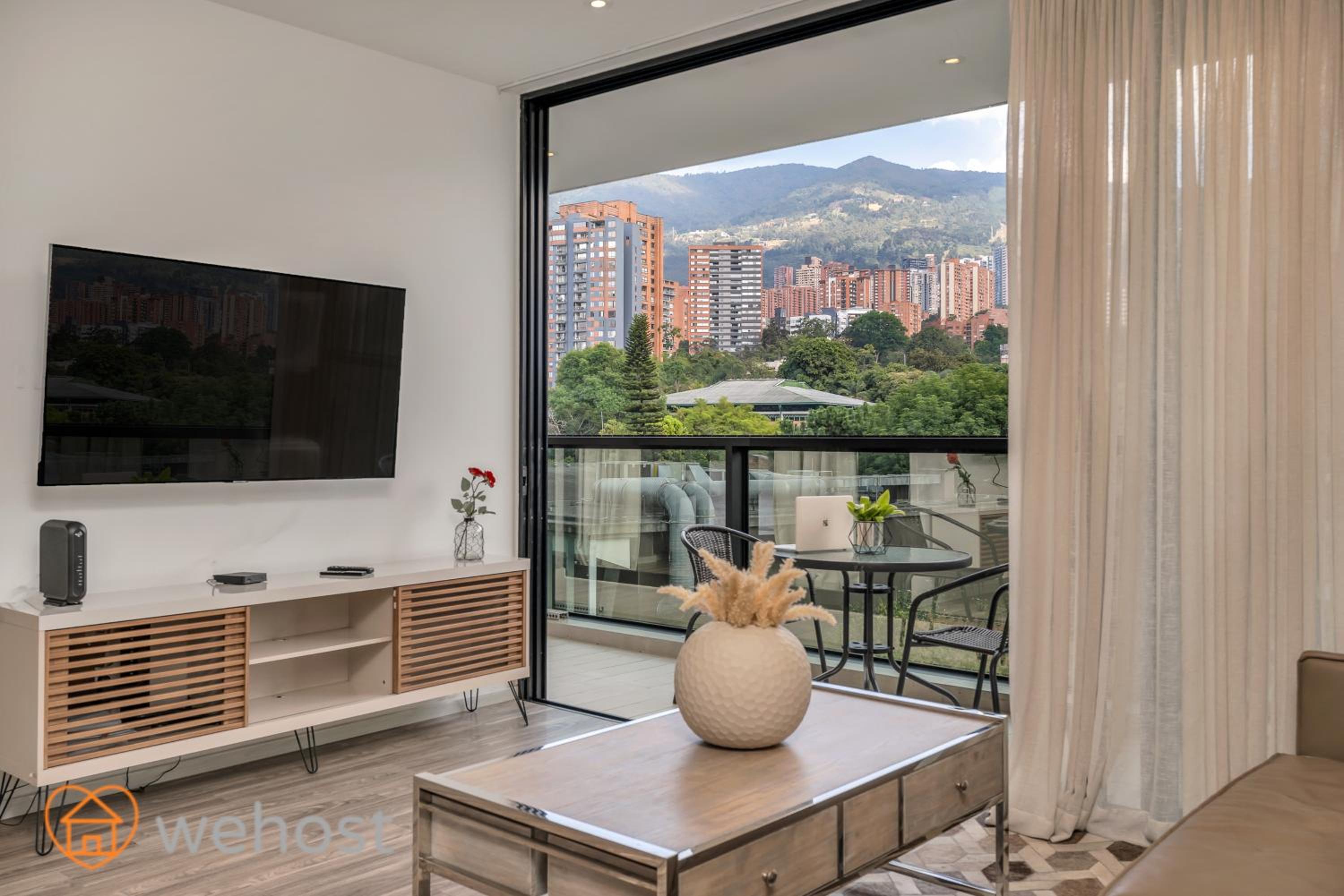 Luxury 2 Bedrooms With Ac & Panoramic Views 724