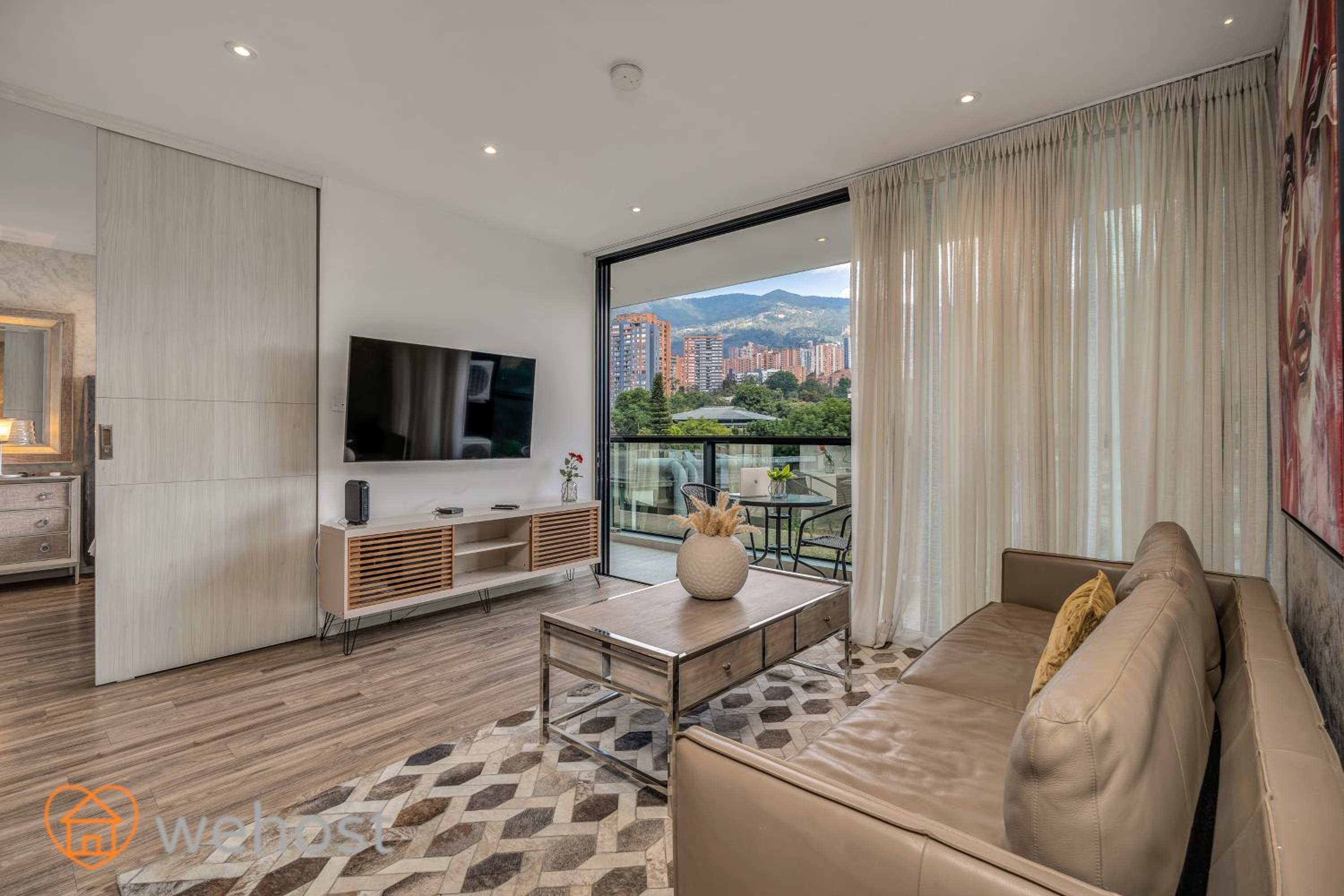 Luxury 2 Bedrooms With Ac & Panoramic Views 724