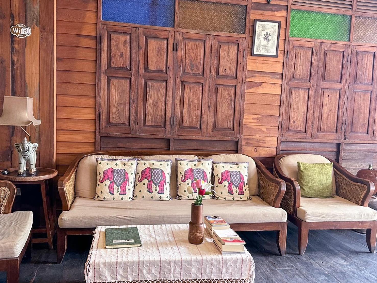 lounge