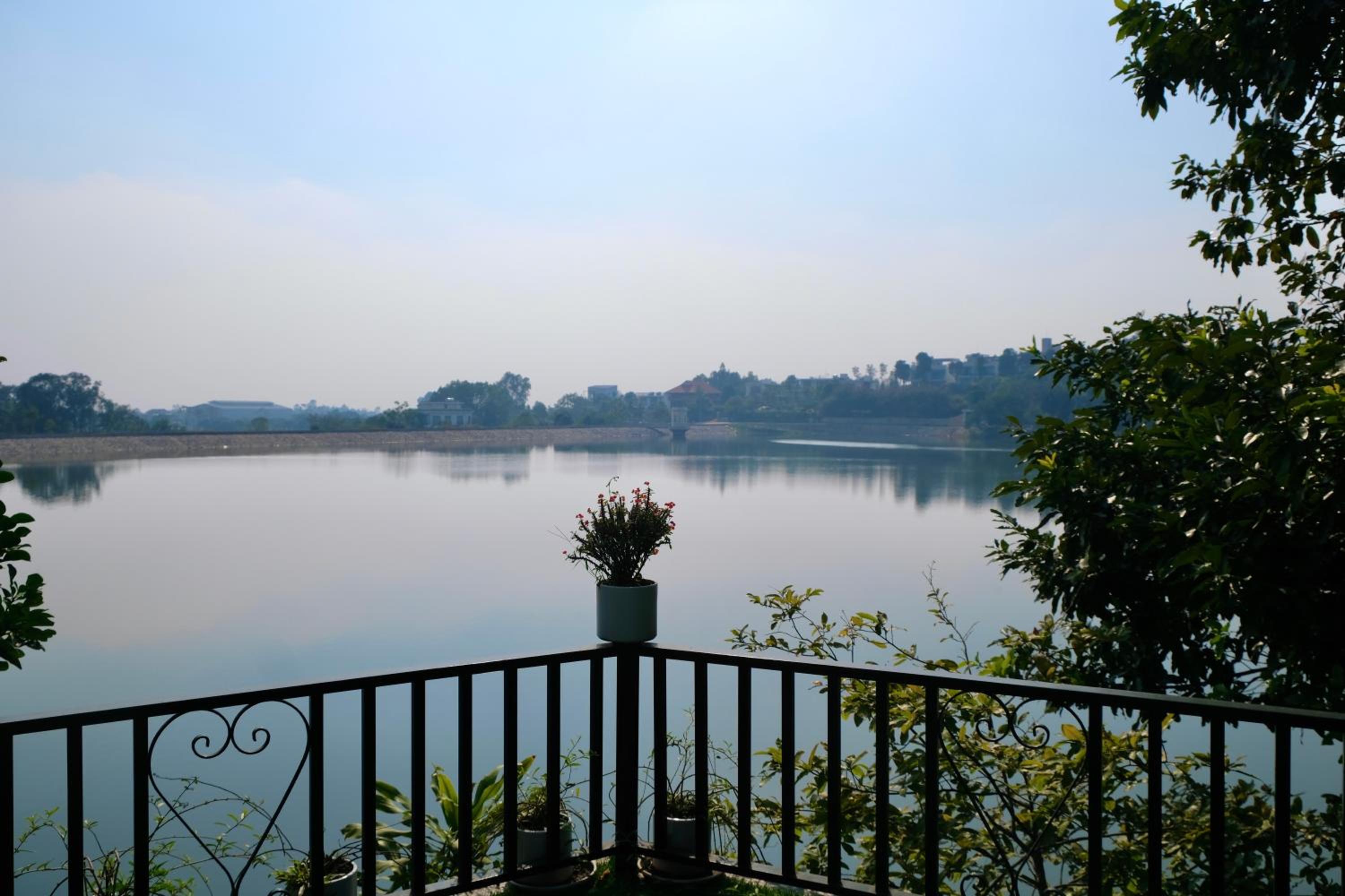 Lakeside Garden