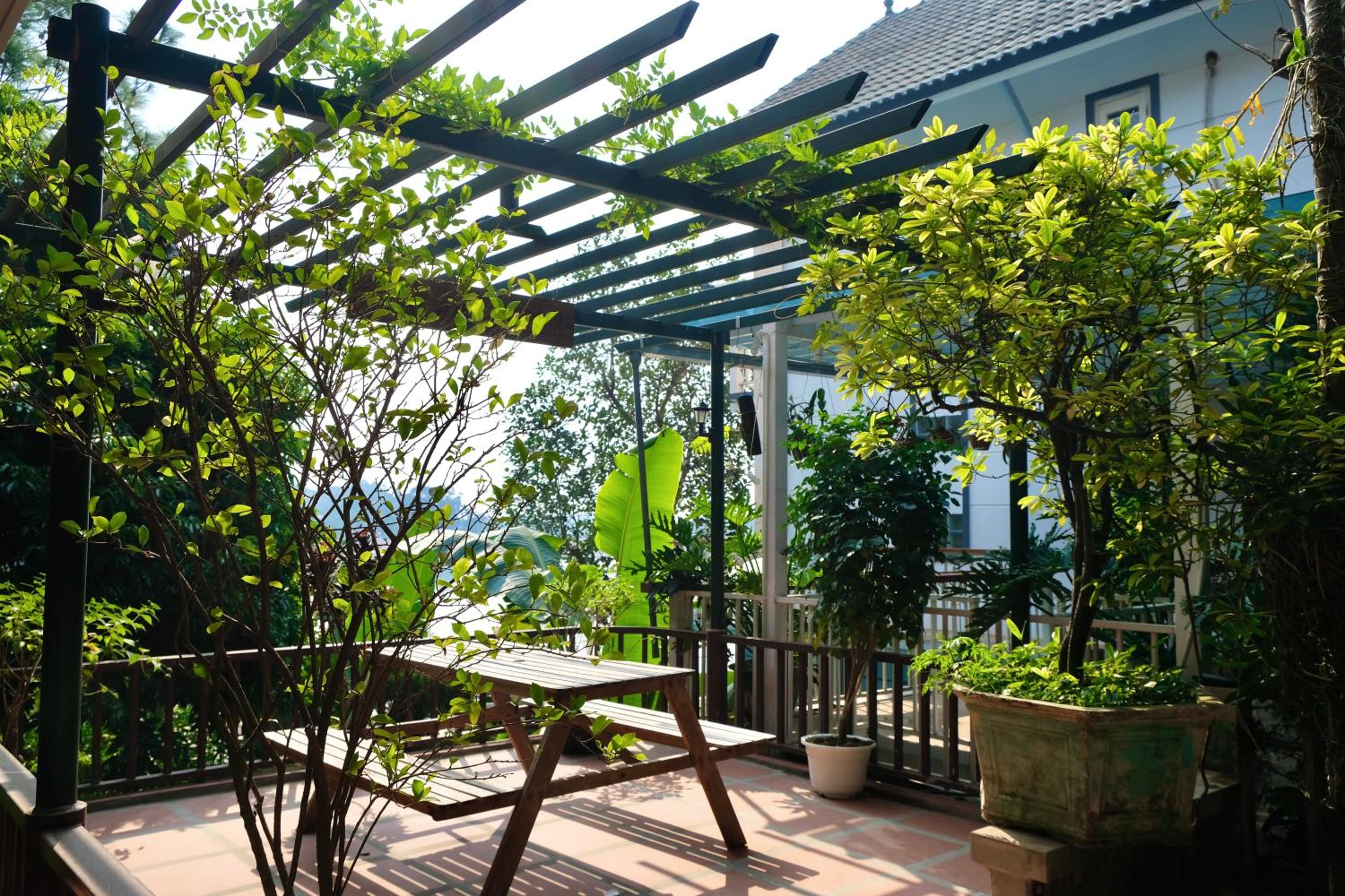 Lakeside Garden