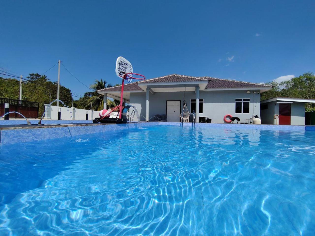 Kvaloya Homestay Private Swimming Pool photo 6
