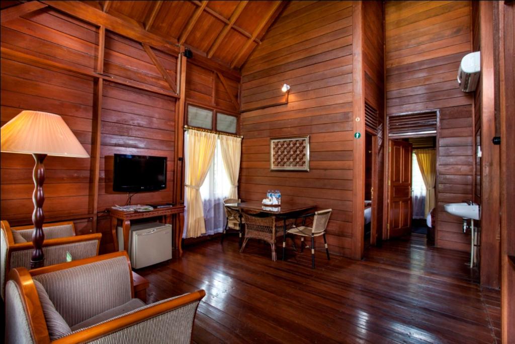 Citra Cikopo Hotel & Family Cottages, Puncak - 18