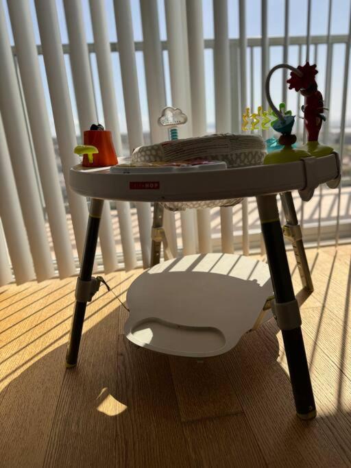 The Blossom-Modern 1BR Getaway in Marina Walk to Water&Restaurants