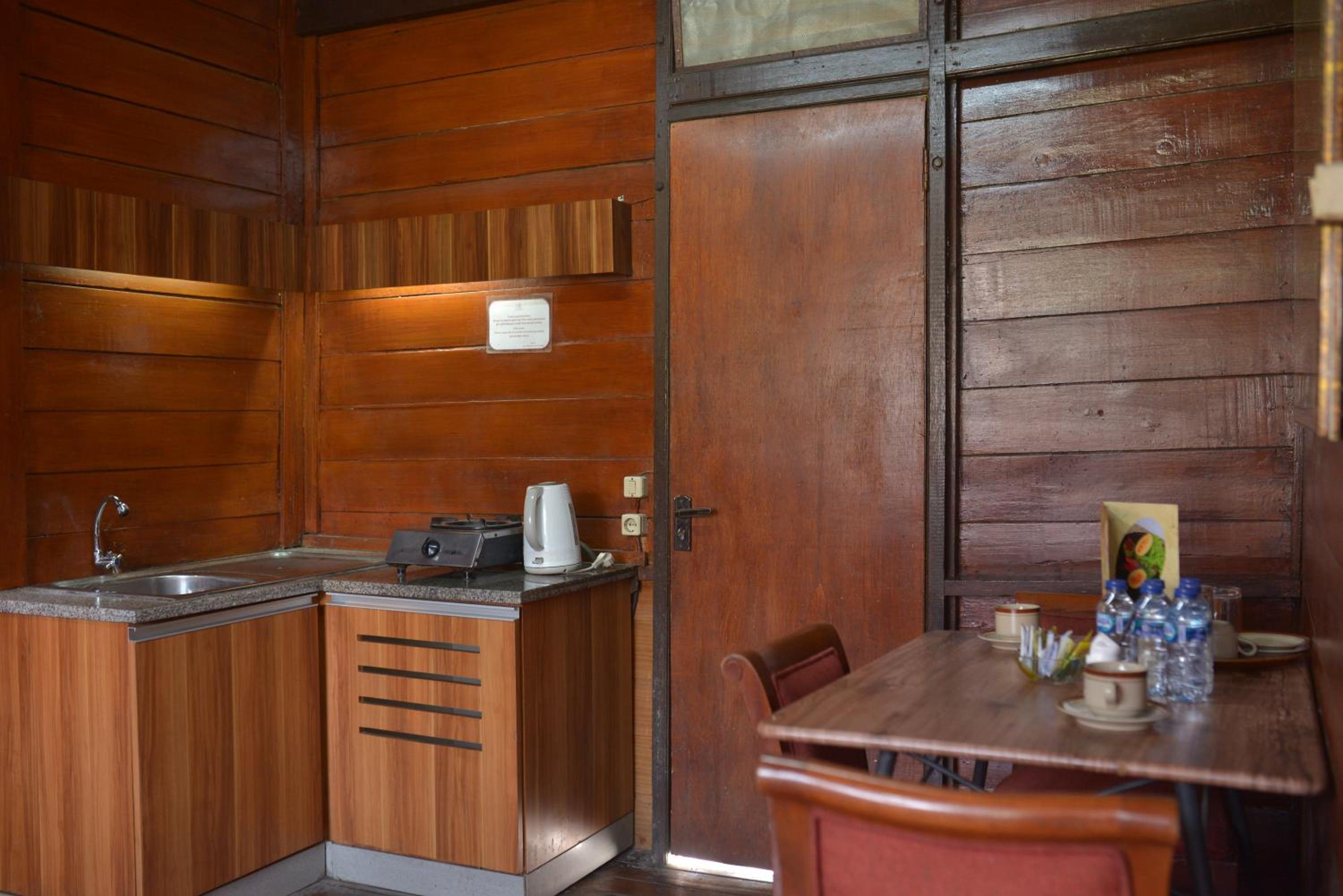 Citra Cikopo Hotel & Family Cottages, Puncak - 22