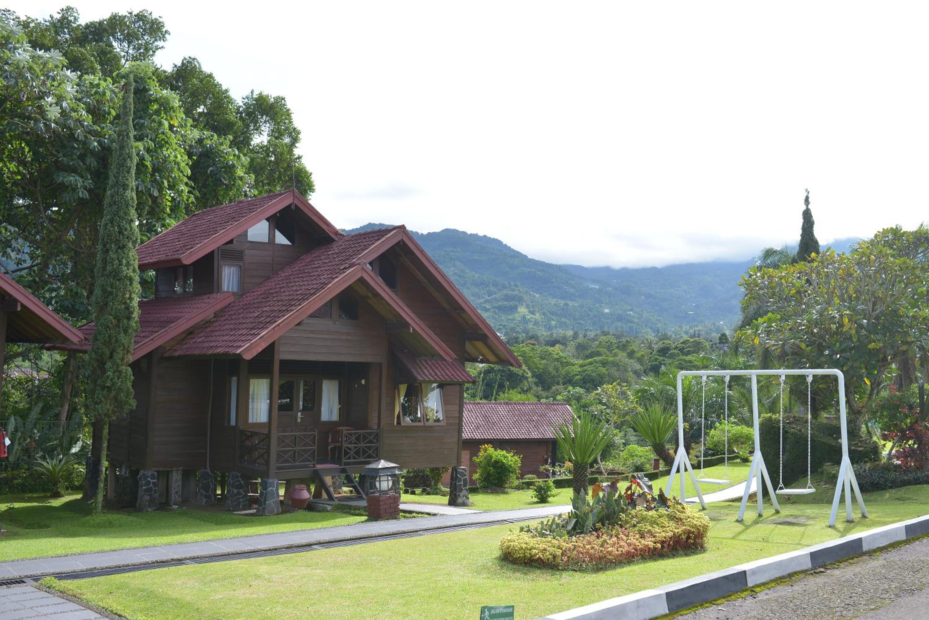 Citra Cikopo Hotel & Family Cottages, Puncak - 10