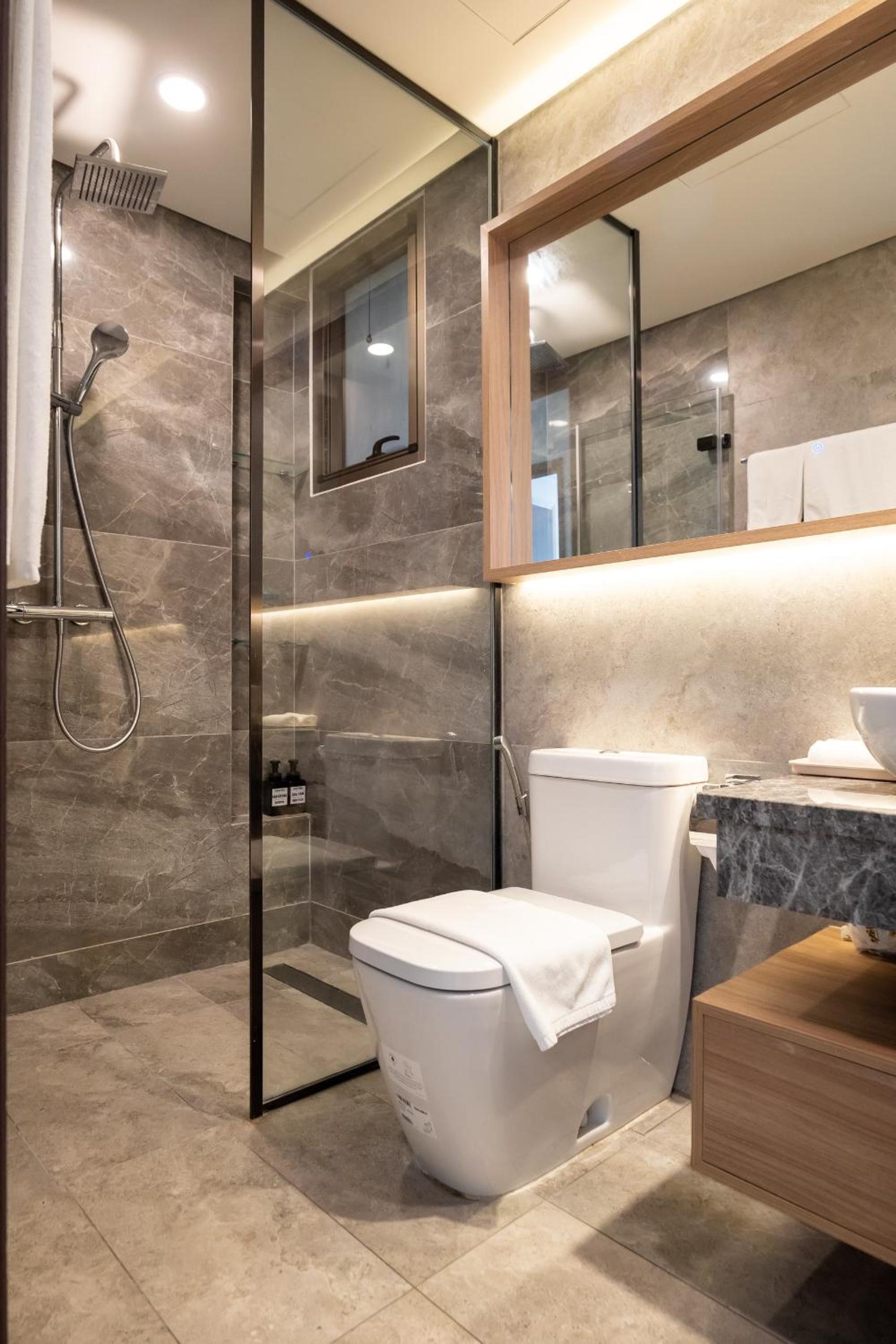 Midtown Premium Apartments