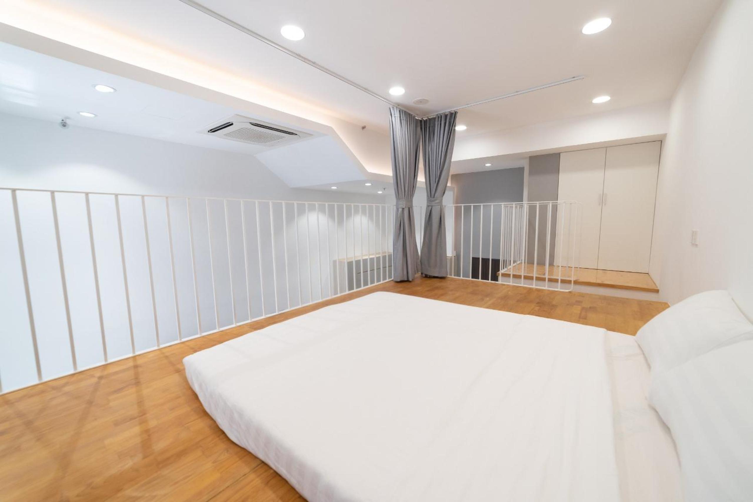 Midtown Premium Apartments