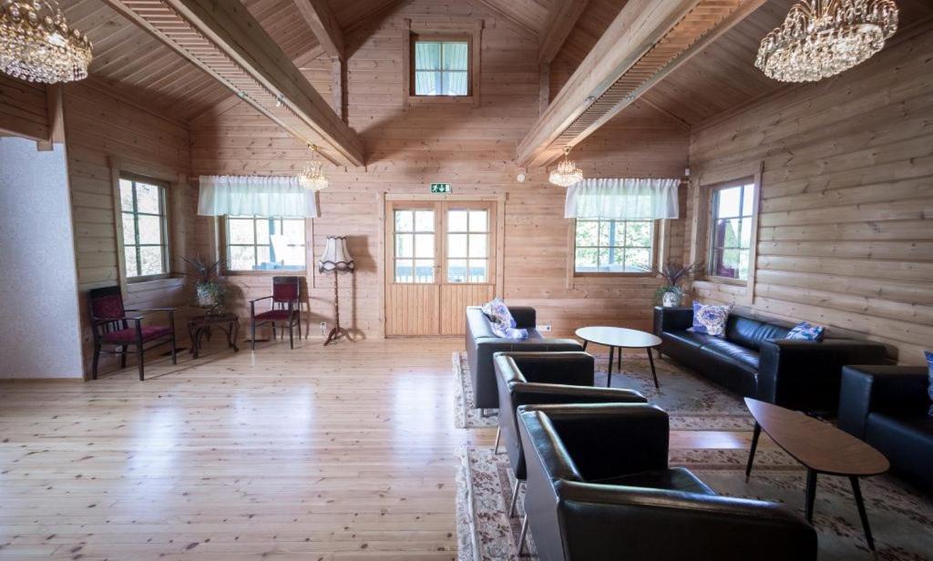 Villa Koskenäyräs - beautiful Villa beside the Kymi River and Kokonkoski rapids