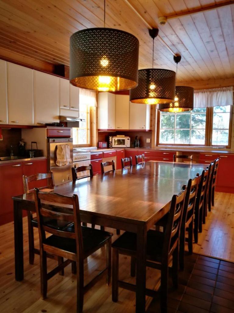 Villa Koskenäyräs - beautiful Villa beside the Kymi River and Kokonkoski rapids