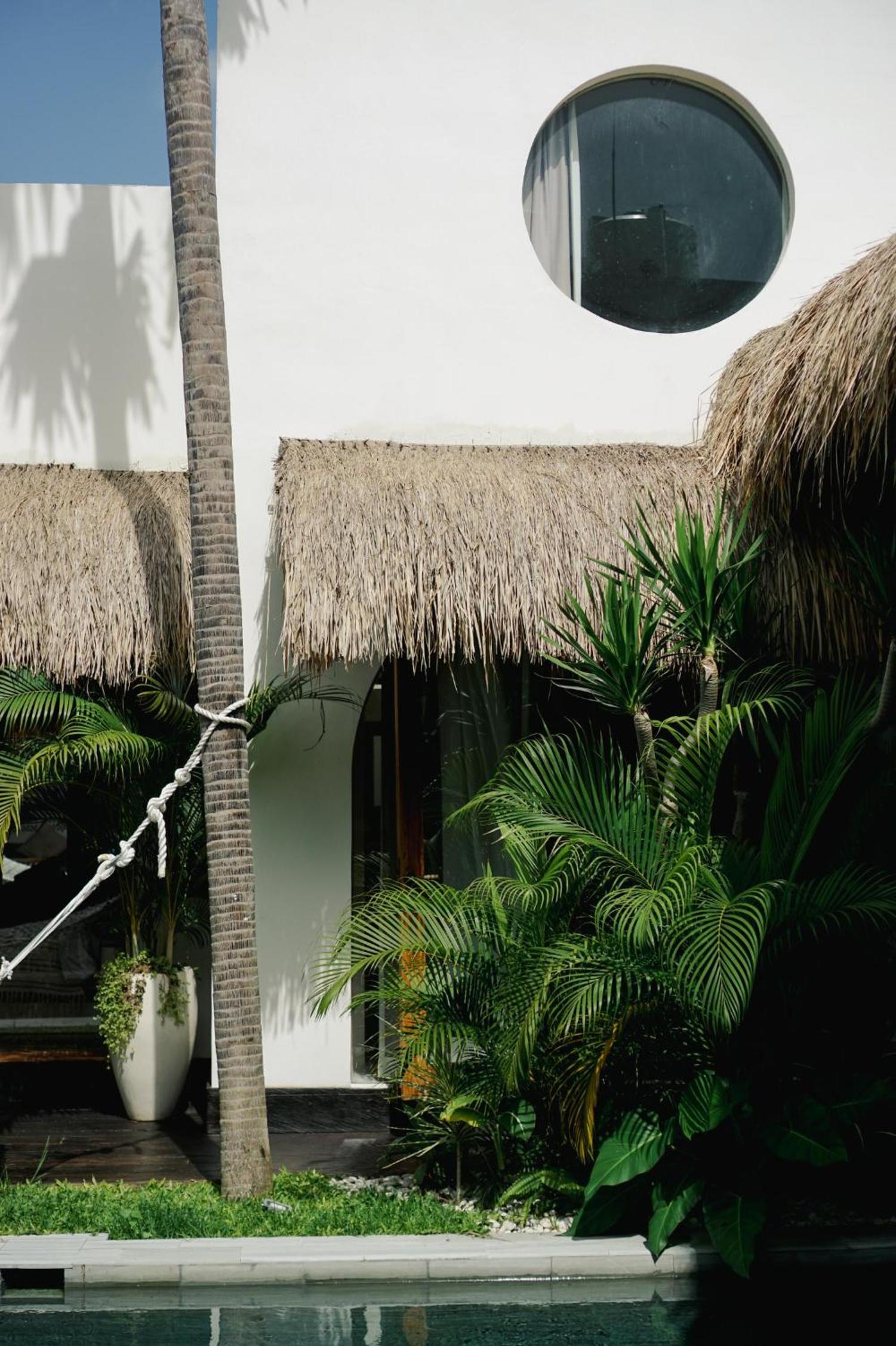 Villa Micasa - Tropical Oasis 4BR Villa with Private Pool, Perfect for Big Groups, 12 Minutes to the Beach