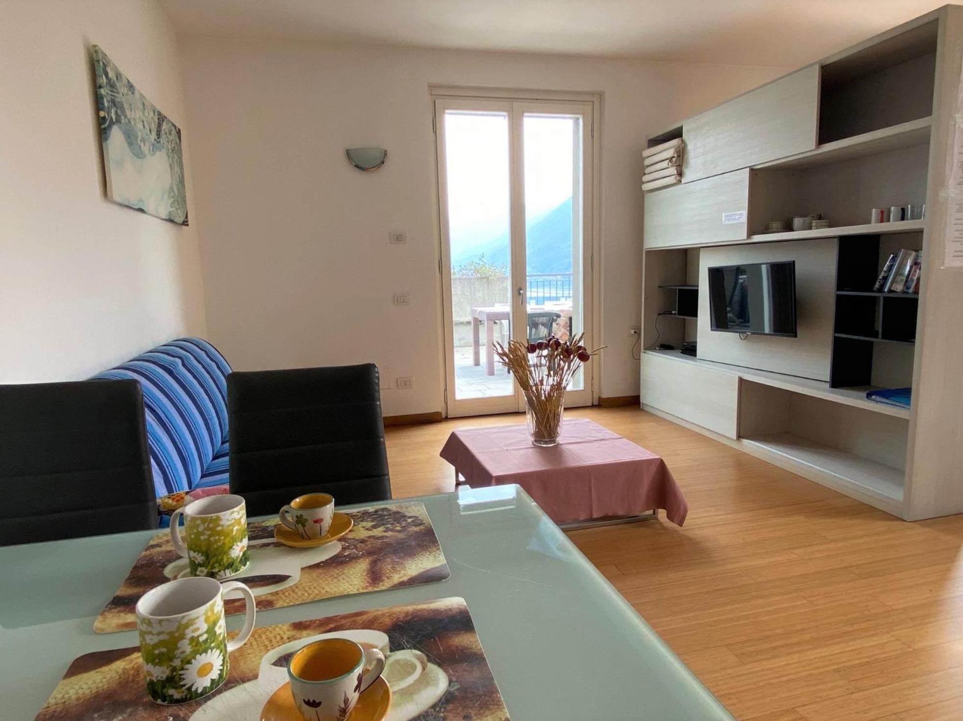 The Swallow - Apartment with Terrace Lake View view 4
