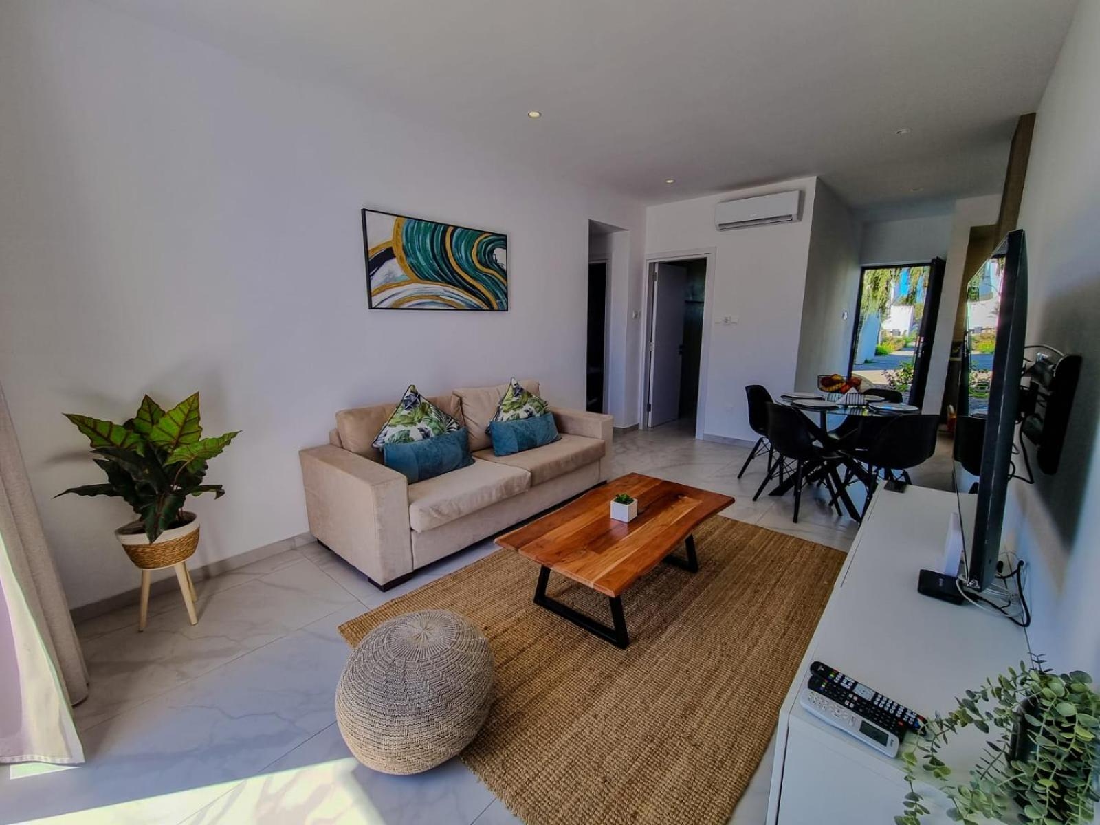 Lavi La 2B, Sea Breeze, Paphos