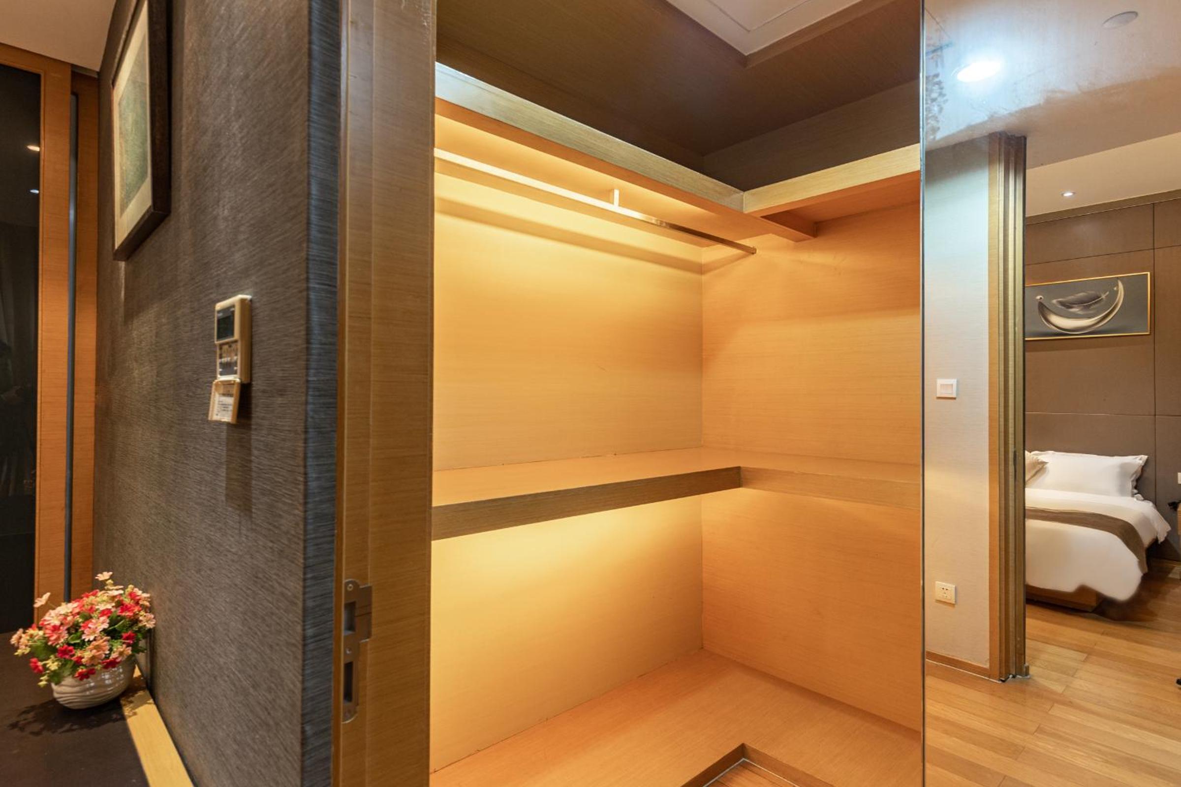 Guangzhou Xing Yi International Apartment - Poly World Branch