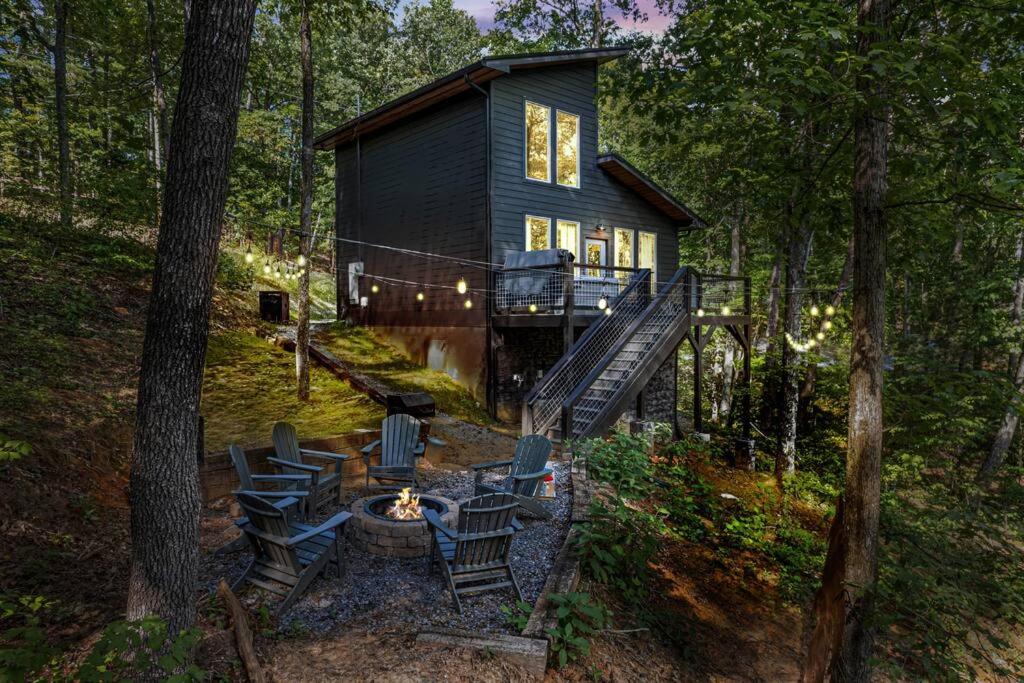 Smoky Mountain Cabin Near Dollywood with Hot Tub view 5