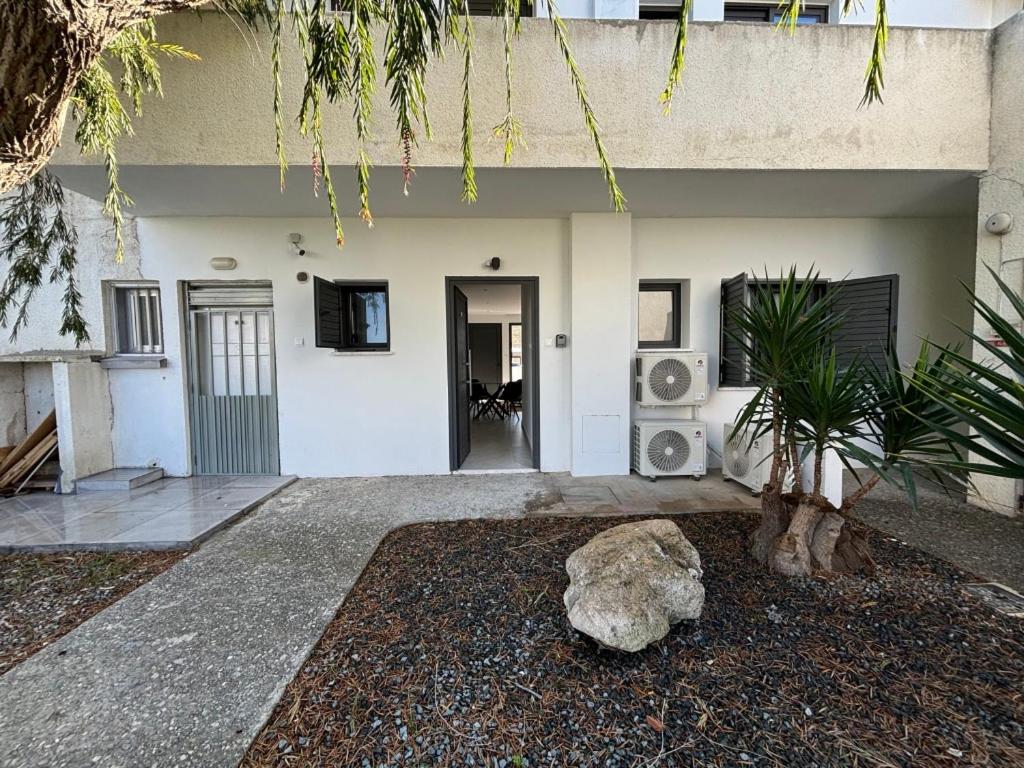 Lavi La 2B, Sea Breeze, Paphos
